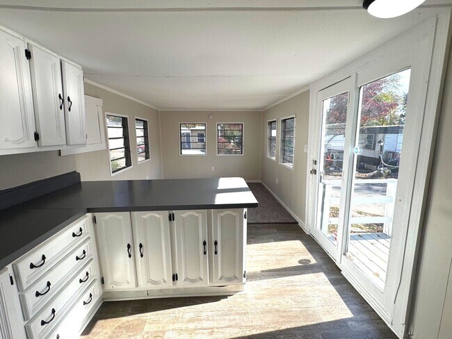 Foto del edificio - Renovated Two Bedroom Mobile Home