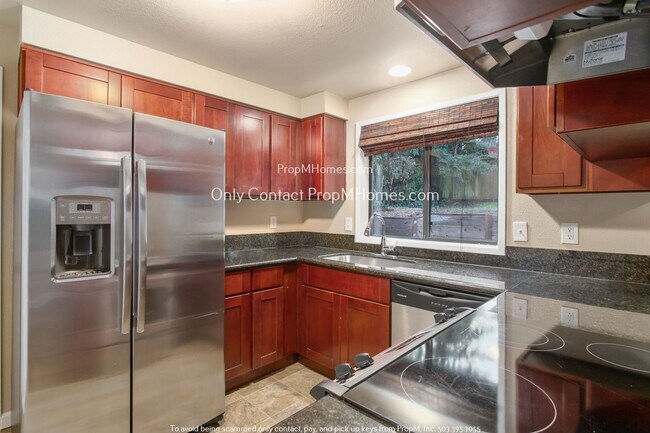 Building Photo - Beautiful Home in Convenient Sherwood Location with Stainless Steel Appliances!