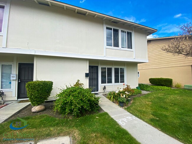 Building Photo - $3195-Updated Two Story Town Home in Bloss...