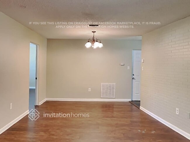 Building Photo - 1926 Valley Dr