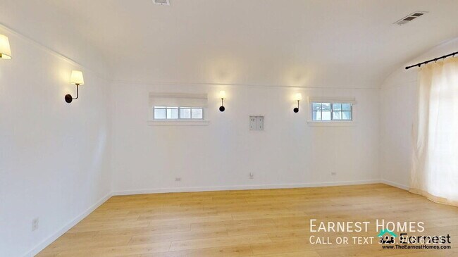 Foto del edificio - 2032 W 80th St
