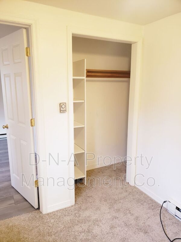 Building Photo - 522 Abeel Cir