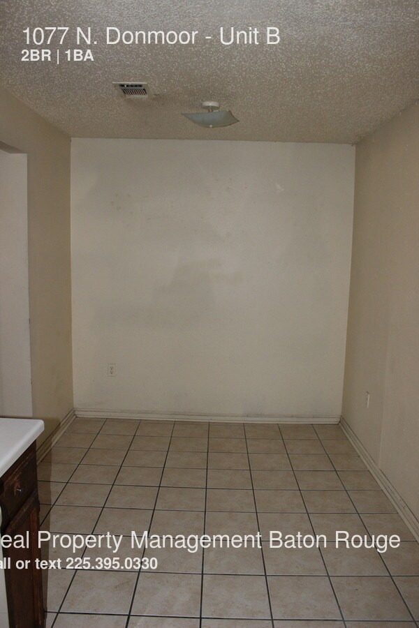 Foto del edificio - 1077 N Donmoor Ave