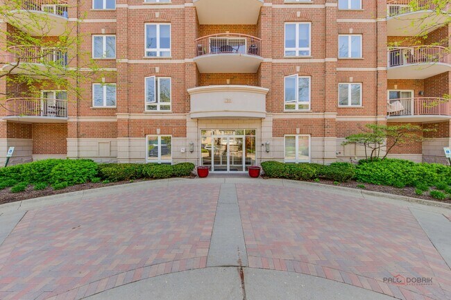 Foto del edificio - 799 Graceland Ave