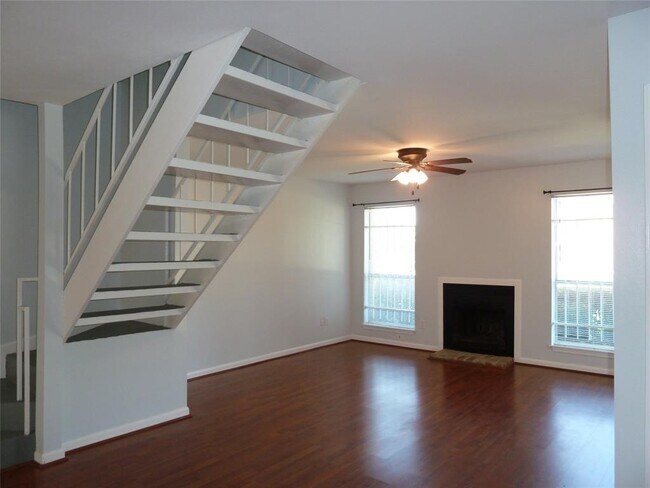 Building Photo - 3303 W Greenridge Dr