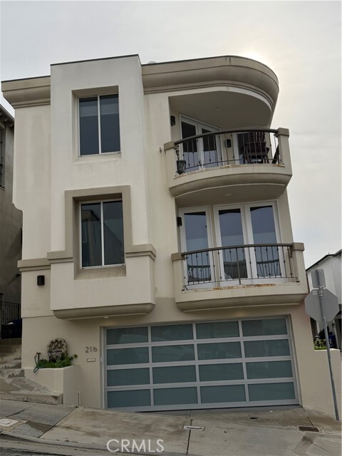 Building Photo - 216 23rd St