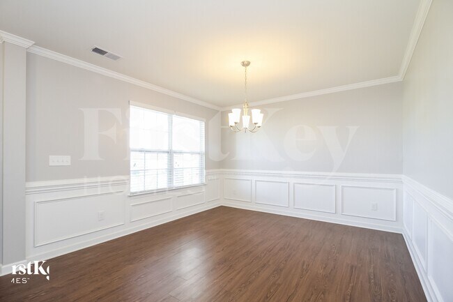 Foto del edificio - 1655 Haddington Point Dr