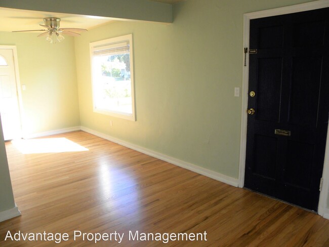Building Photo - 2 br, 1 bath House - 2013 NW Tyler Ave