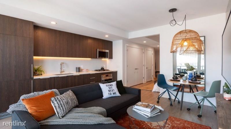Foto principal - 400 W Division St