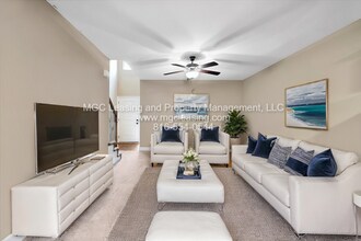 Building Photo - 512 N Foxridge Dr