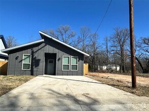 Building Photo - 6222 Cheyenne Trail