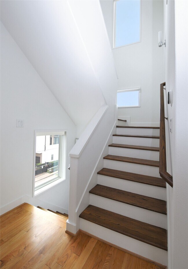 Foto del edificio - 5711 Kansas St