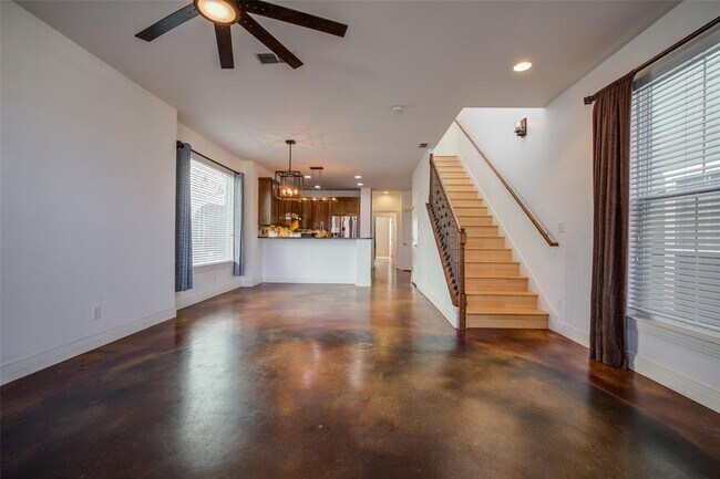 Foto del edificio - 4109 E 12th St