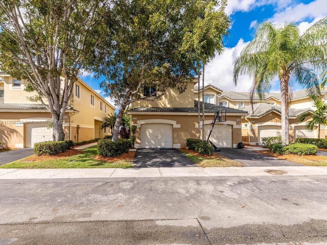 Primary Photo - 2277 Pasadena Way