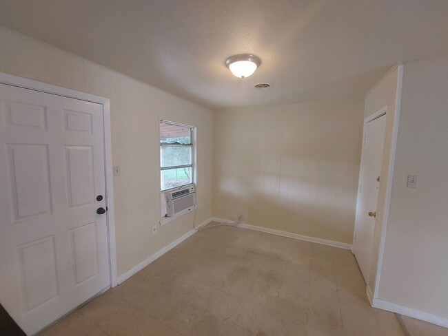 Building Photo - 3 br, 2 bath House - 438 Saipan Pl