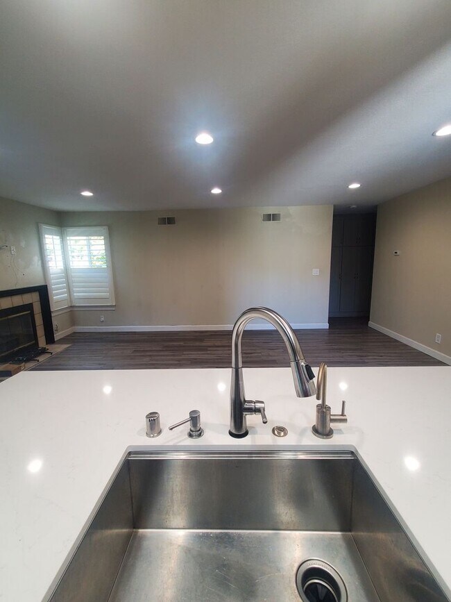 Foto del edificio - Easy Living @ Gorgeous 2bd/2ba in Cobblest...