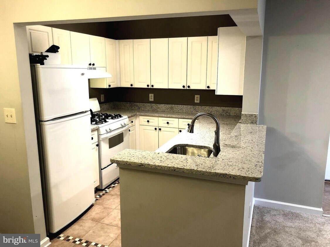 Primary Photo - 20311 Beechwood Terrace