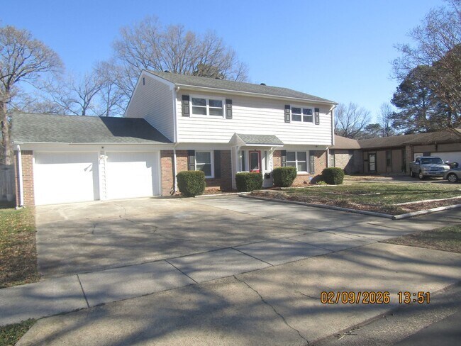 Building Photo - Lake Whitehurst