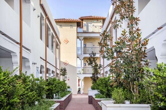 Building Photo - Le Blanc Apartments