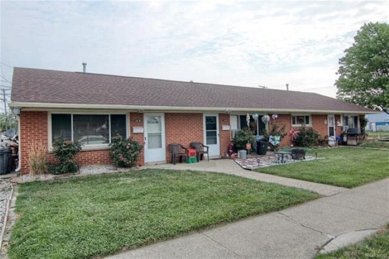 Primary Photo - 1404 Brest Ave