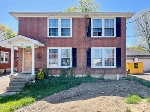 Building Photo - 816 Melford Ave