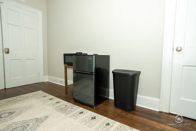 Building Photo - 324 Stockton St