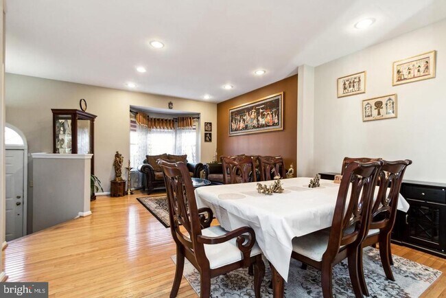 Foto del edificio - 47603 Comer Square