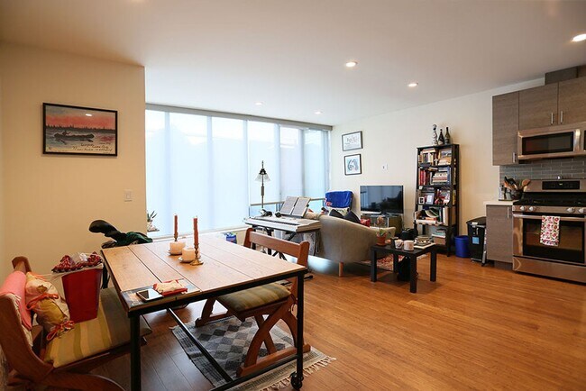 Foto del edificio - 1280 10th Ave