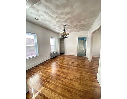 Foto del edificio - 4 bedroom in Lowell MA 01852
