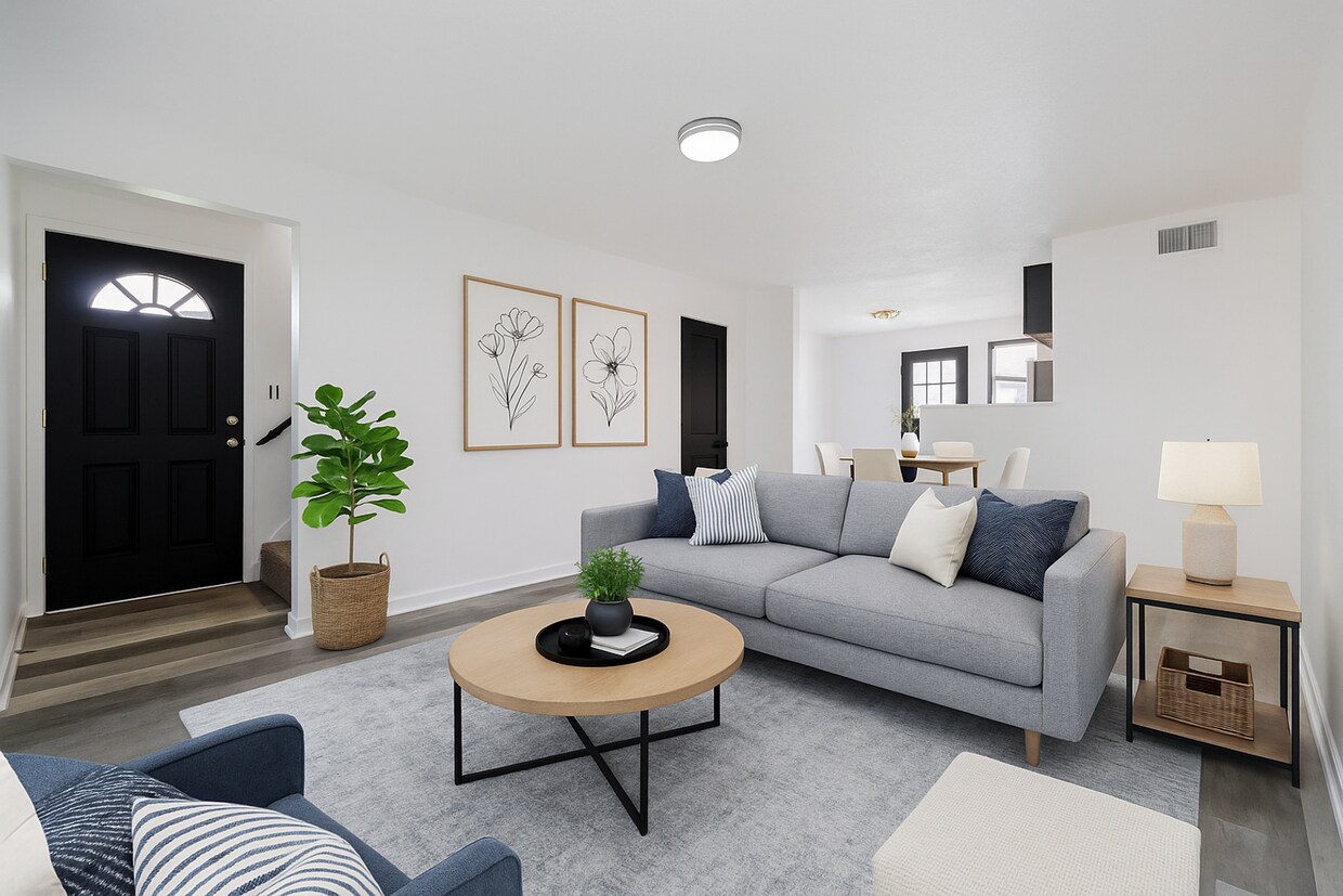 Foto principal - 4 Bedroom Townhome available January 2026!