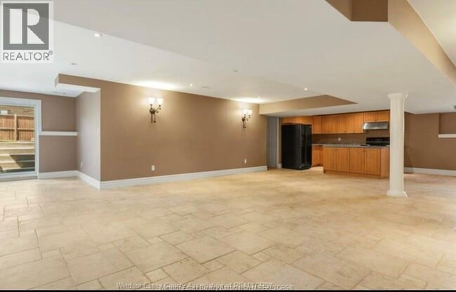 Building Photo - 1402 Traditional Trail