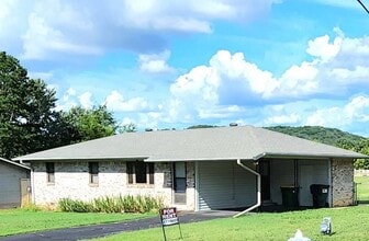 Building Photo - 108 N Layne St