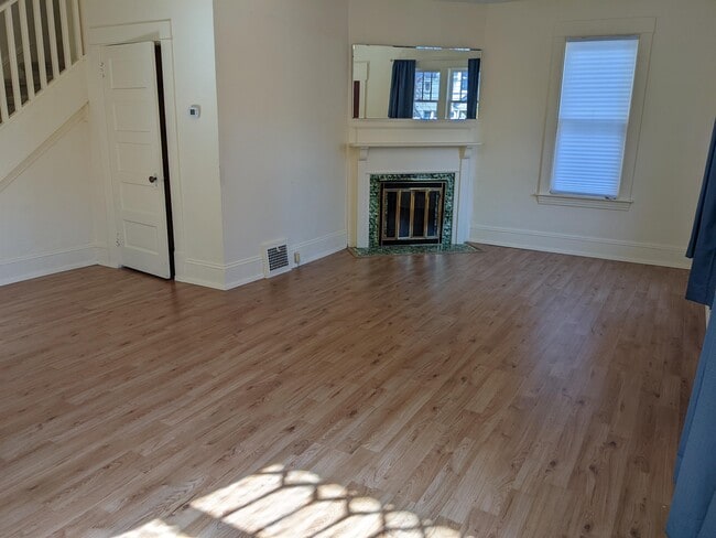 Building Photo - 731 34th Ave