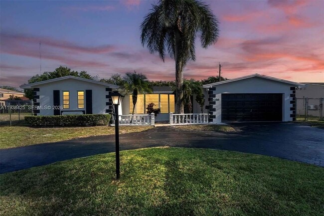 Photo - 860 NW 207th St House