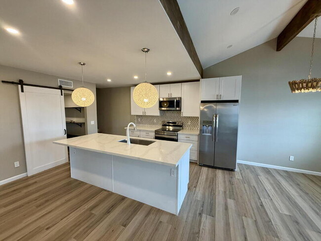 Foto del edificio - 2029 W Adams St