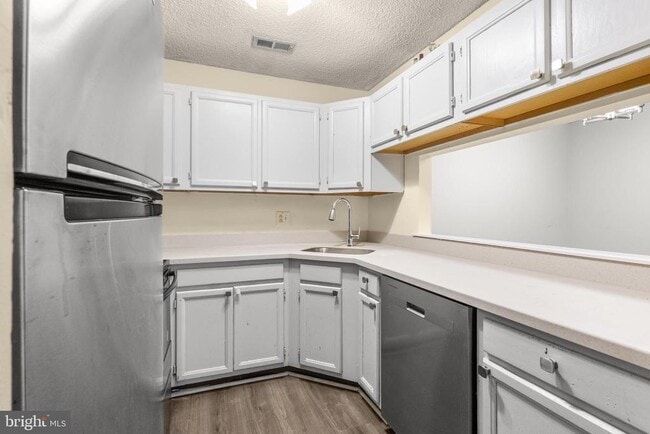 Foto del edificio - 4901A Dunbarton Rd