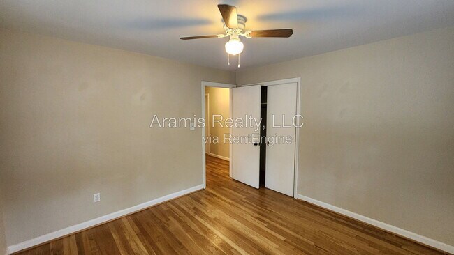 Building Photo - 1032 Homewood Ct