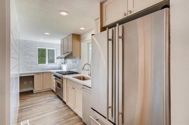 Building Photo - 12029 SE 220Th Place, Kent, WA, 98031