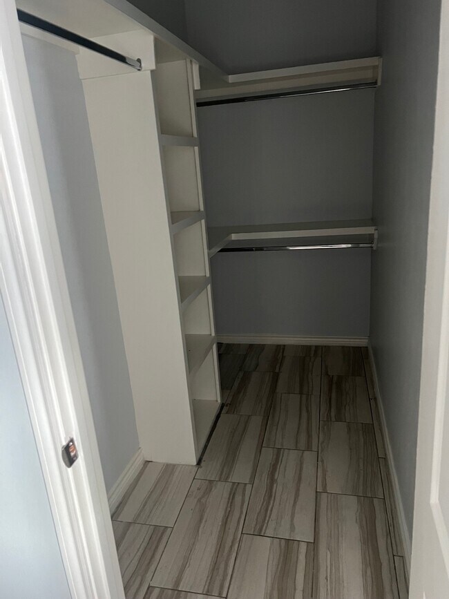 Foto del edificio - 1306 Royola St