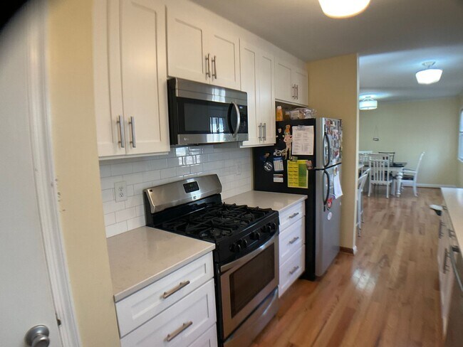 Foto del edificio - Super Close to All that Carrboro Offers!