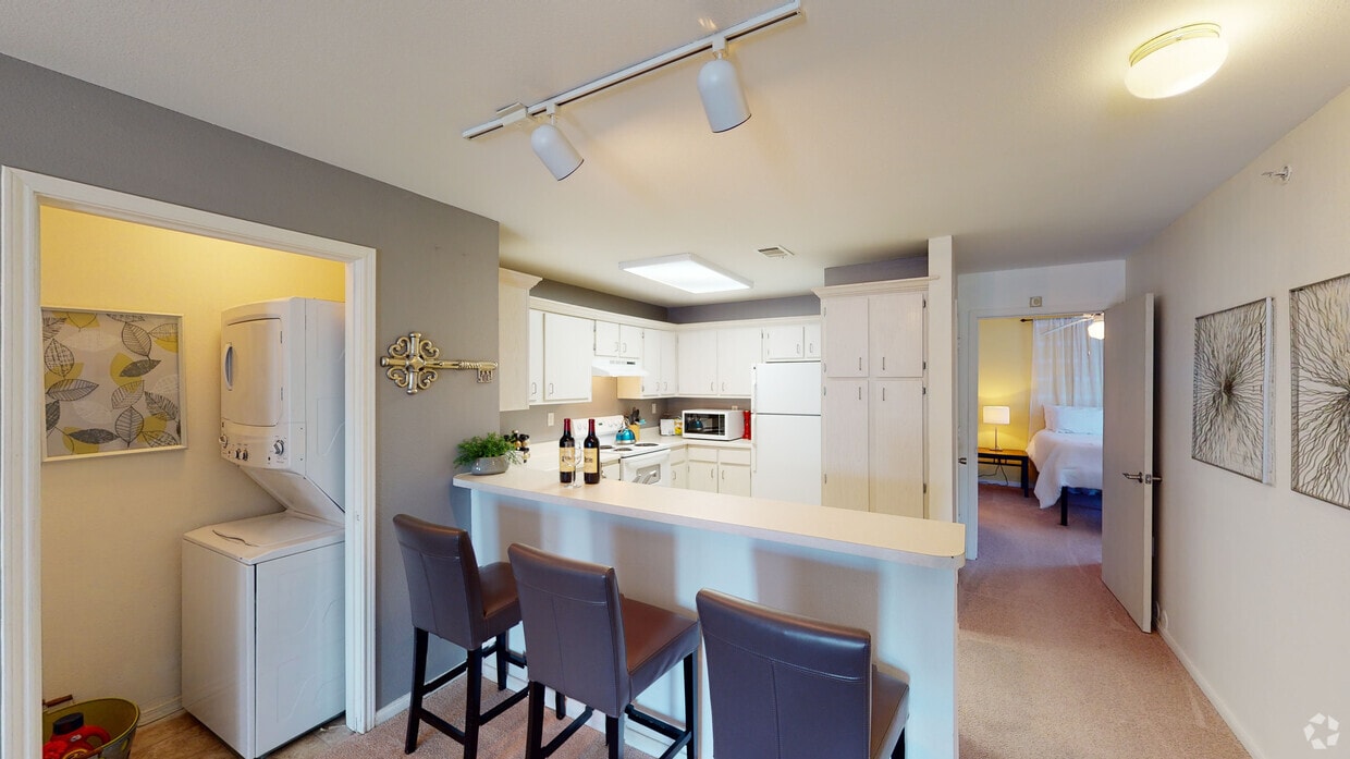 Photo - College Towne Apartments