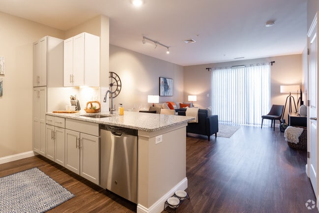 1BR, 1BA - 783 - The Kinloch