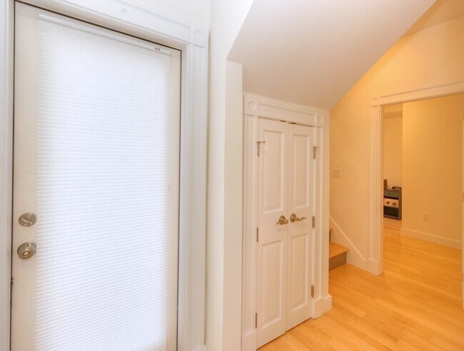 Building Photo - 14 Peterson Ter