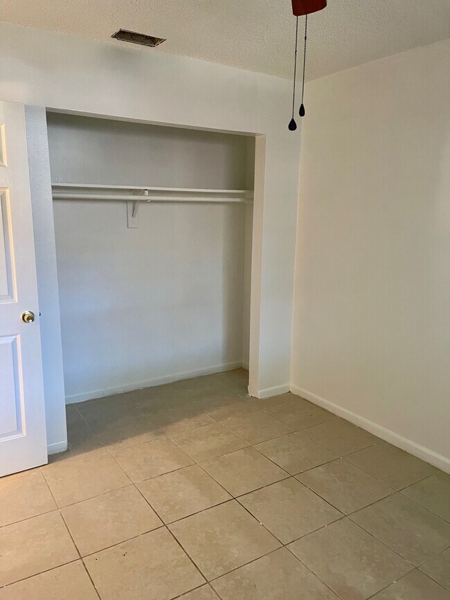 Foto del edificio - 718 SW 7th St