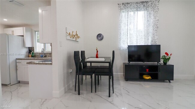 Building Photo - 4 br, 2 bath House - 330 NW 82nd Ter # 0