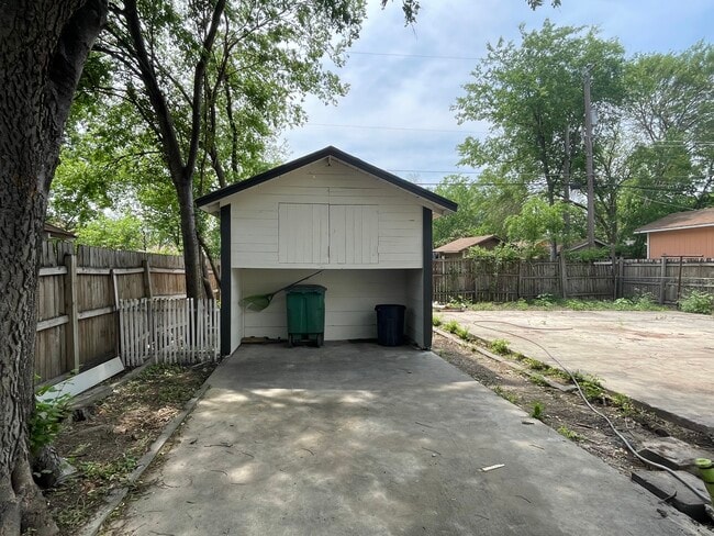 Building Photo - 1628 Sacramento