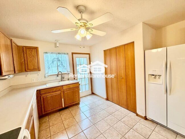 Building Photo - 495 S 51st St