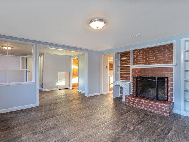 Building Photo - 540 SE 151st Ave