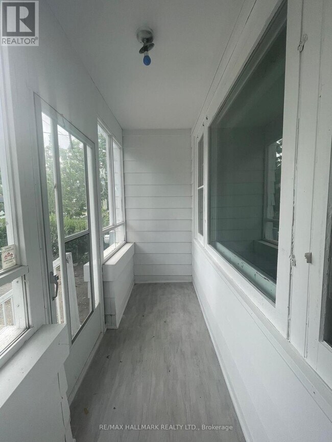 Building Photo - 209 Pleasant Ave