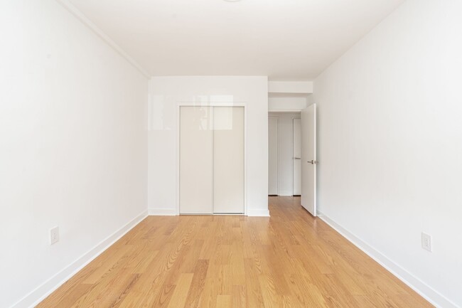 Photo du bâtiment - 5 Mallory Gardens